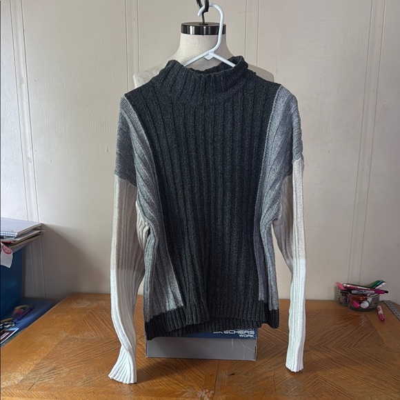Time and Tru Sweaters - Time and Tru Black and Gray Ribbed Turtleneck Sweater
